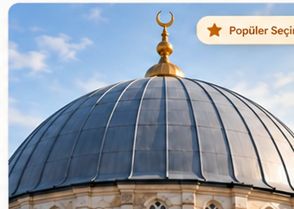 Kurşun kaplamalı cami kubbesini gösteren temsili yakın plan görsel