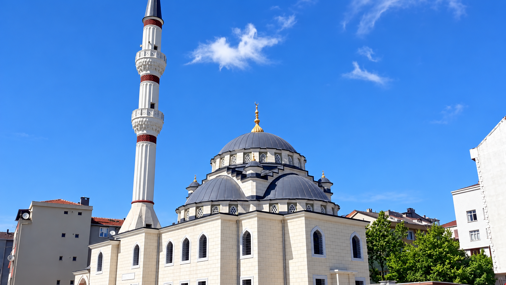 Rüzgarlı Bahçe Merkez Camii tamamlanan kaplama