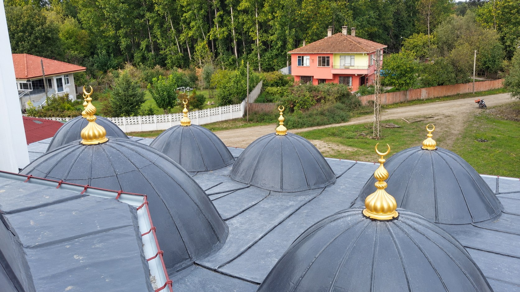 Yeni Mahalle Camii tamamlanan kaplama